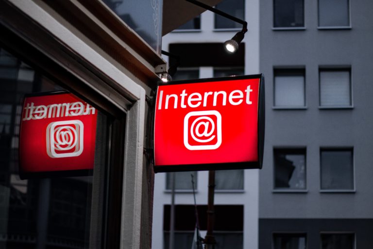 internetleon-seibert-2m71l9fA6mg-unsplash