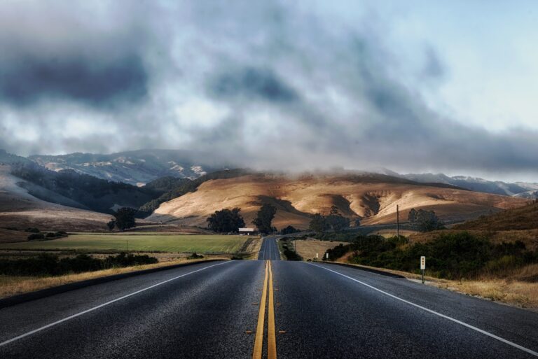 road-210913_1920